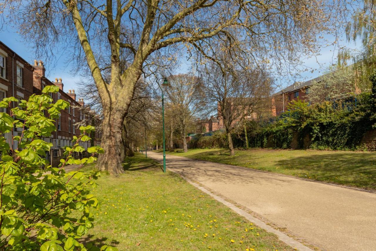 Limpenny Studio Apartment - Work Friendly And Outstanding Garden Studio Close To City Centre Nottingham Luaran gambar