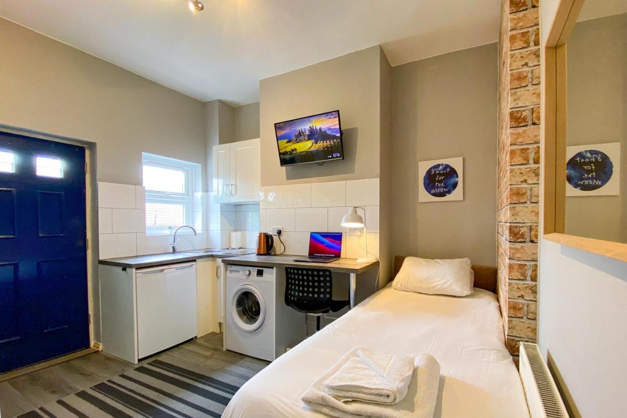 Limpenny Studio Apartment - Work Friendly And Outstanding Garden Studio Close To City Centre Nottingham Luaran gambar